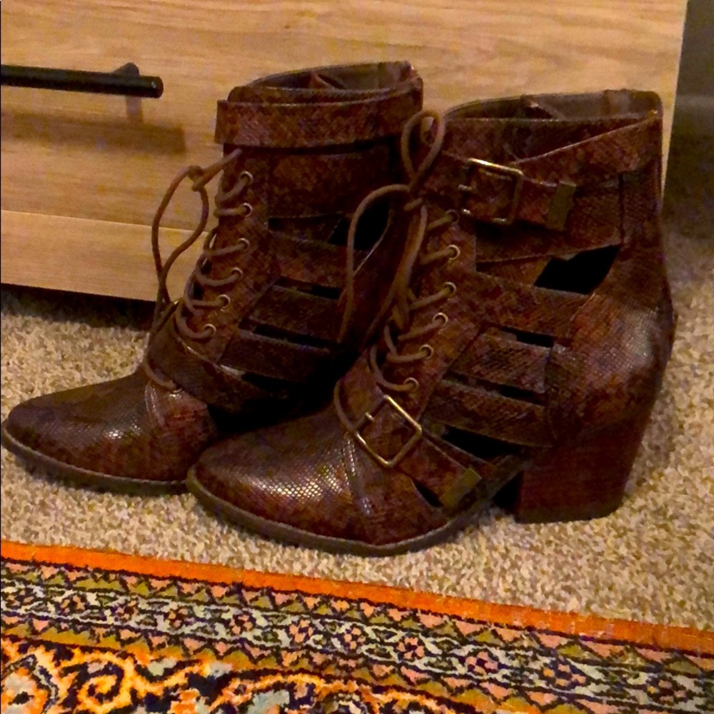 Brown lace boots -Mattisse